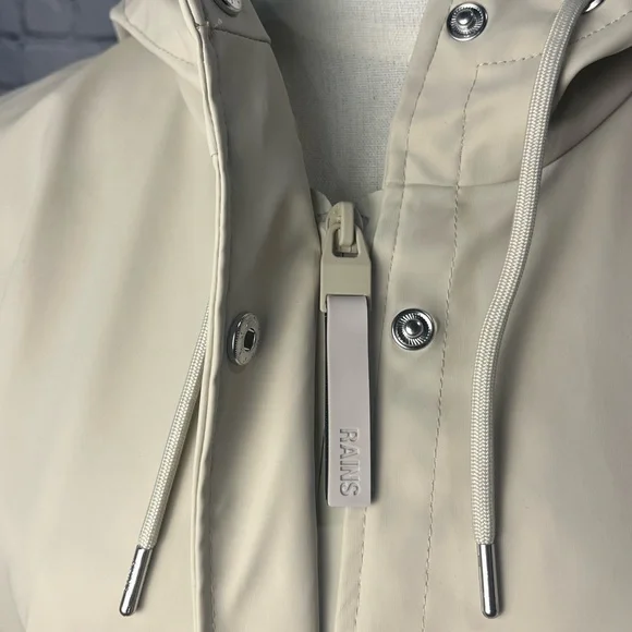 NWT Rains Curve Hooded Jacket -XL - Picture 9 of 14